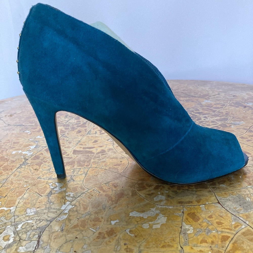 Hot Teal suede, v-front heels, peep toe